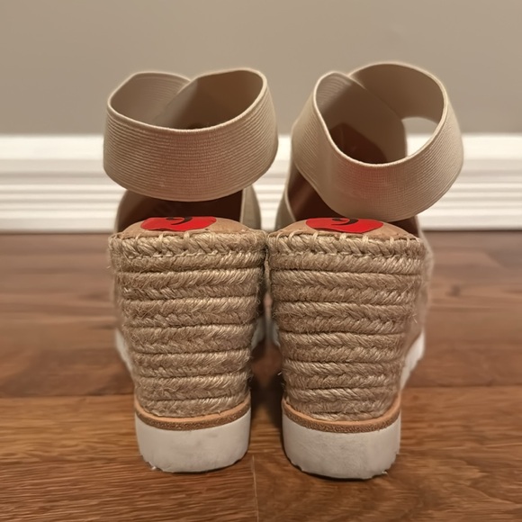 Kenneth Cole Gentle Souls Wedge Platform. White sneaker like bottom. Tan color. - Picture 4 of 10